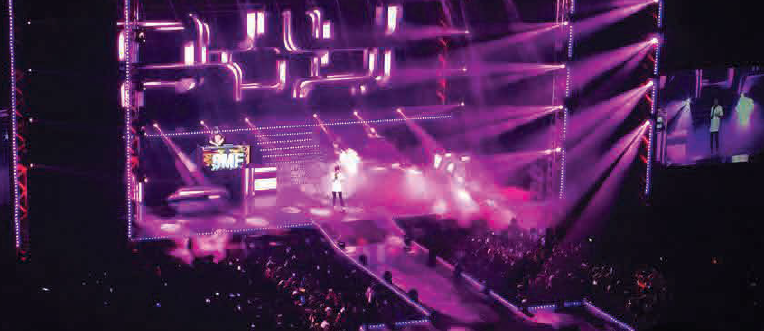 SMF 콘서트 무대와 관객석